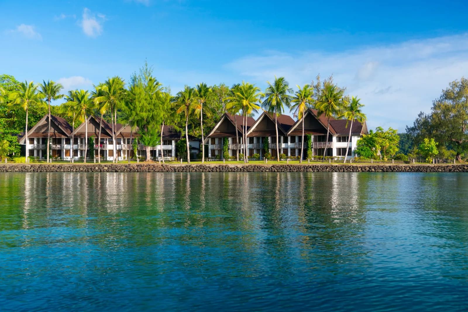 Quartier résidentiel en bord de mer à Nouméa, Nouvelle-Calédonie