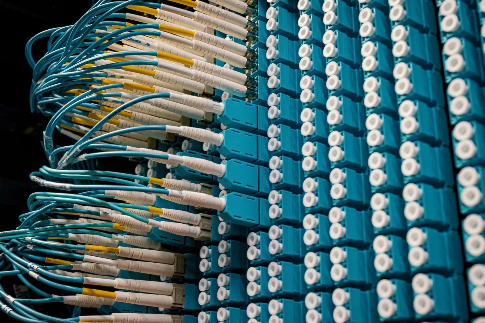 Tiroir optique et jarretières de fibre dans un répartiteur, réseau fibre de Nouvelle-Calédonie